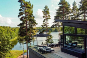 Villa Padel - Premium Lakeside Residence & Grounds